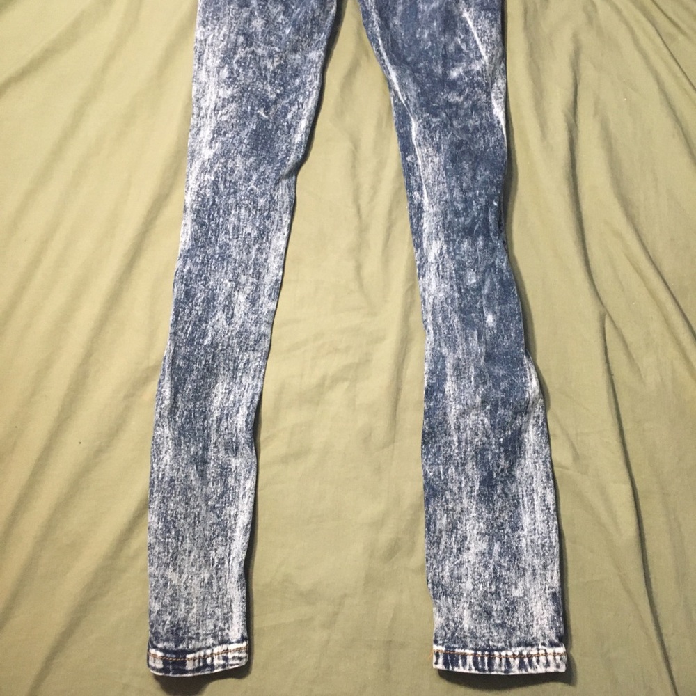Retro Acid Wash High Rise distressed Jeans - Picture 5 of 6